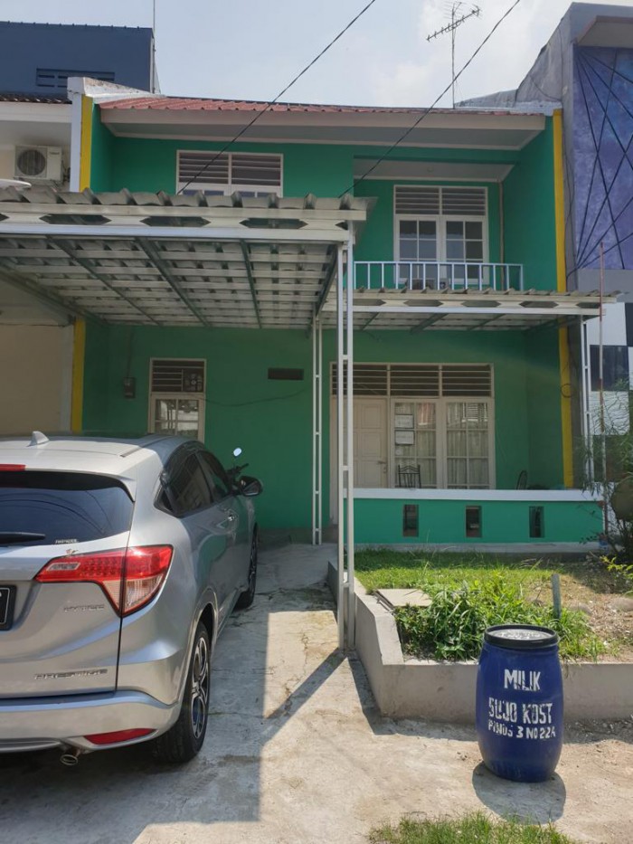 Rumah Kost Dijual Semi Furnished di Cluster Meadow Green Lippo Cikarang